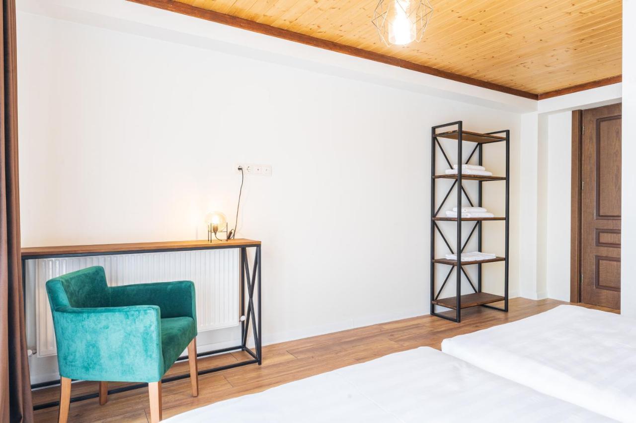 Hotel Chatini מסטיה מראה חיצוני תמונה